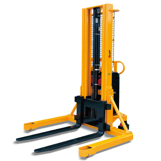 寬支腿型半電動堆高車
